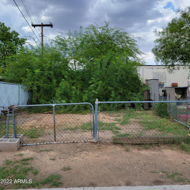 2702 E Phelps Rd, Phoenix, AZ 85032