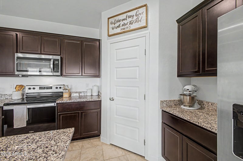 2703 W Seaver Ave, Apache Junction, AZ 85120