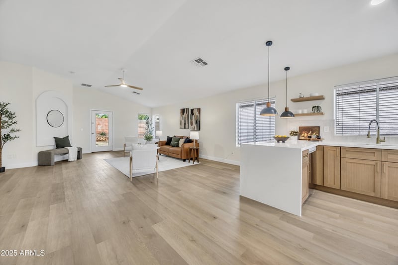 2704 Anderson Dr, Phoenix, AZ 85032