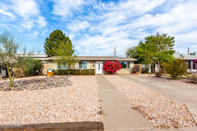 2704 E Fairmount Ave, Phoenix, AZ 85016