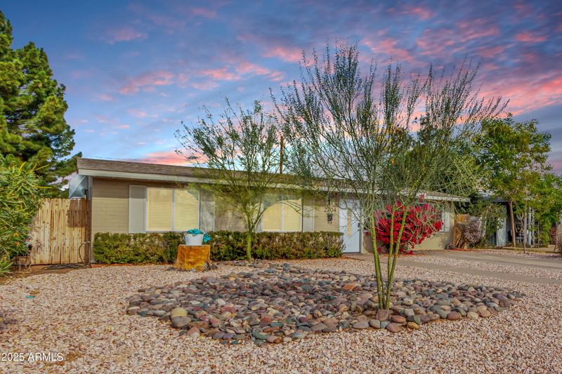 2704 E Fairmount Ave, Phoenix, AZ 85016