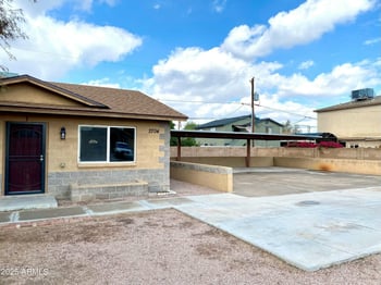 2704 Southgate Ave, Phoenix, AZ 85040