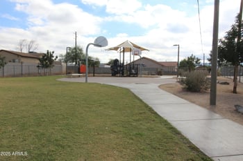 2704 Southgate Ave, Phoenix, AZ 85040