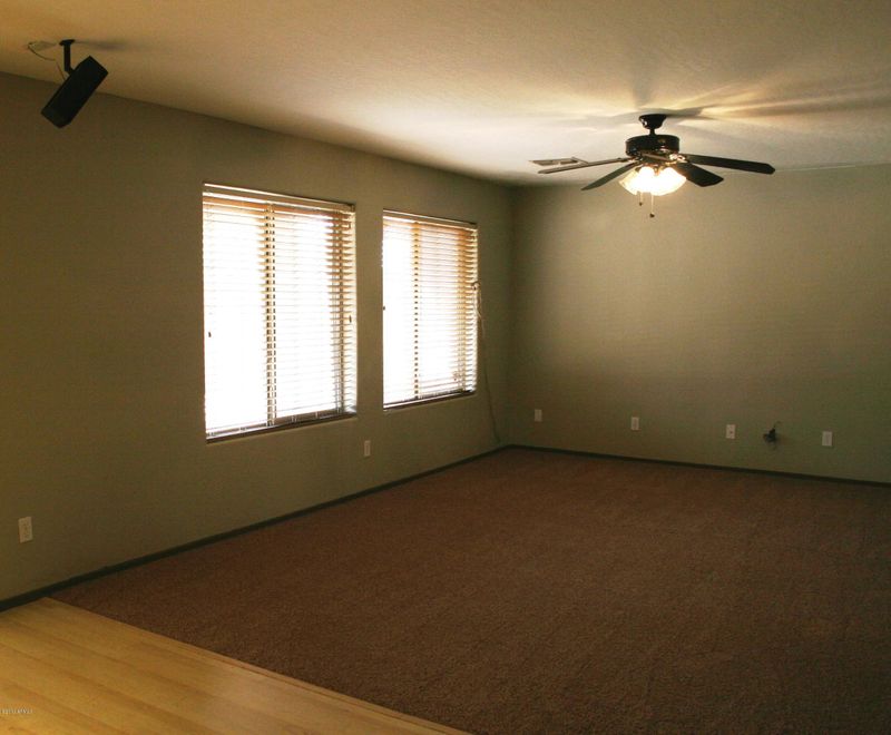2705 E Gary Way, Phoenix, AZ 85042