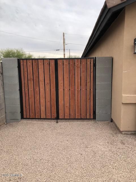 2705 E Pueblo Ave, Phoenix, AZ 85040