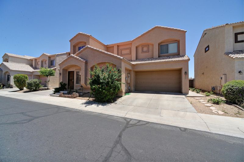 2705 E Schiliro Cir, Phoenix, AZ 85032