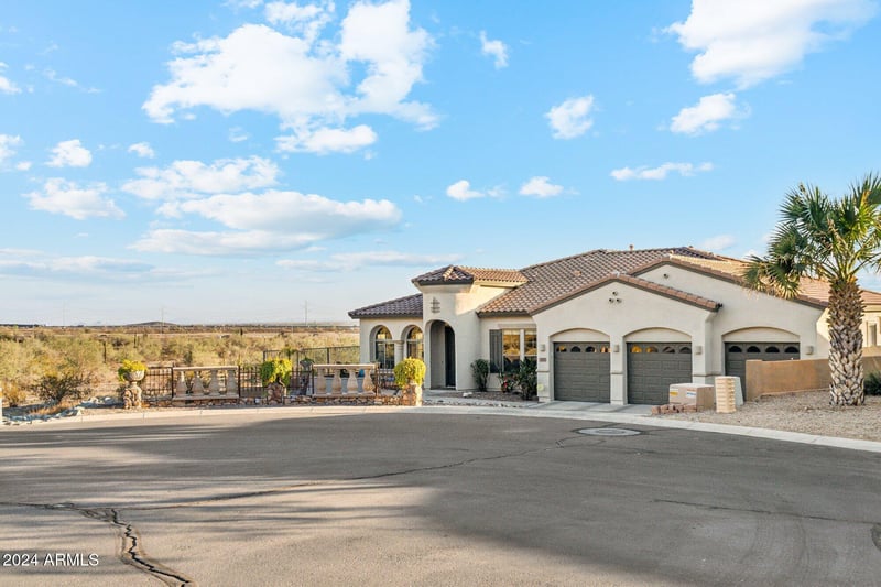 2705 W Wildwood Dr, Phoenix, AZ 85045