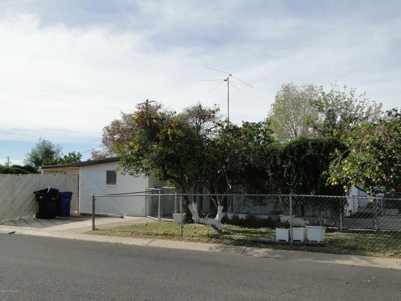 2707 E 2nd St, Mesa, AZ 85213