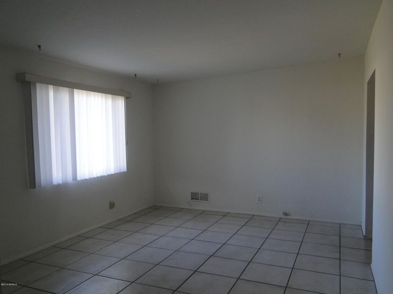2707 E 2nd St, Mesa, AZ 85213
