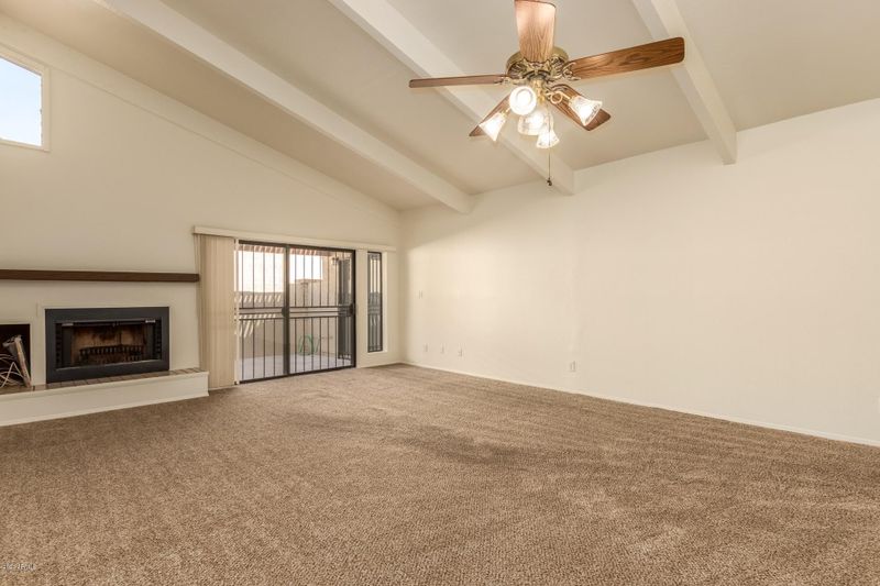 2708 E Shaw Butte Dr, Phoenix, AZ 85028