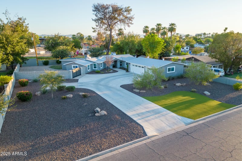 2709 Clarendon Ave, Phoenix, AZ 85016