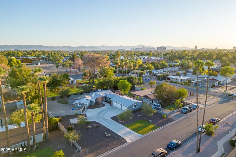 2709 Clarendon Ave, Phoenix, AZ 85016