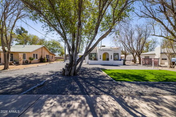 2709 Willetta St, Phoenix, AZ 85008