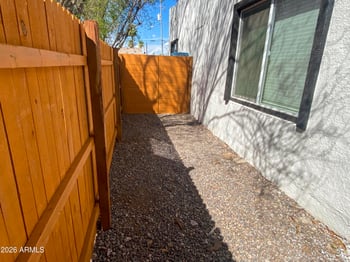 2709 Willetta St, Phoenix, AZ 85008