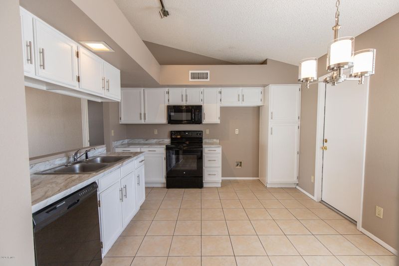 2709 N 88th Ln, Phoenix, AZ 85037