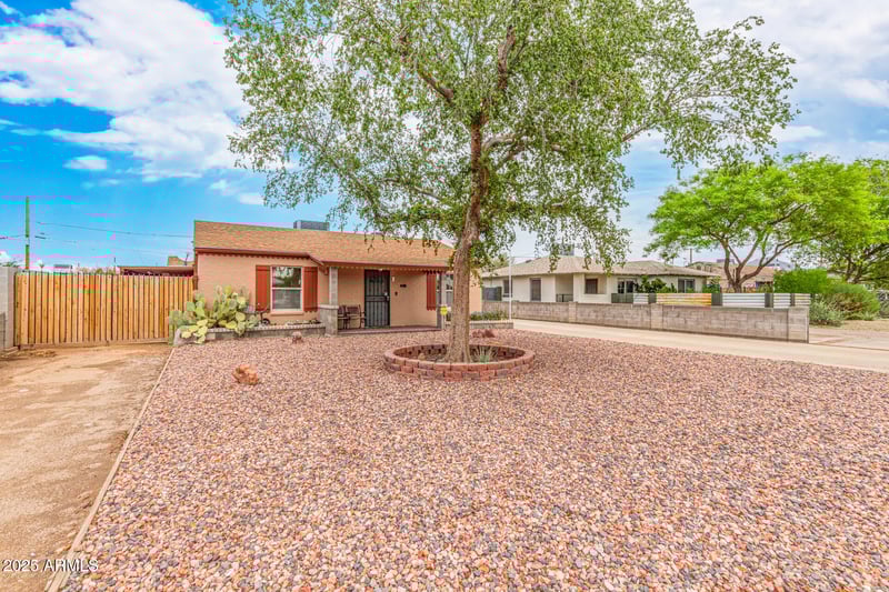2710 Amelia Ave, Phoenix, AZ 85016