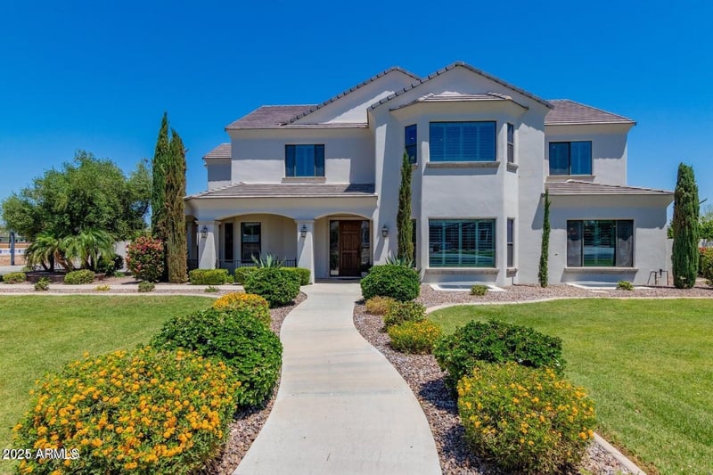 2710 Cattle Dr, Gilbert, AZ 85297