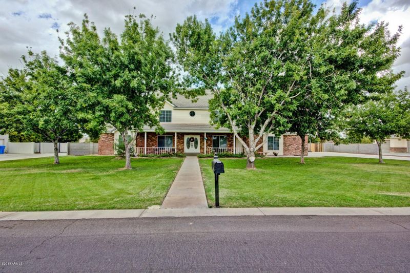 2710 E Arrowhead Trl, Gilbert, AZ 85297
