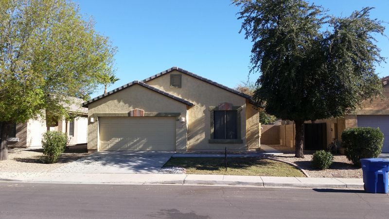 2710 E Hulet Dr, Chandler, AZ 85225