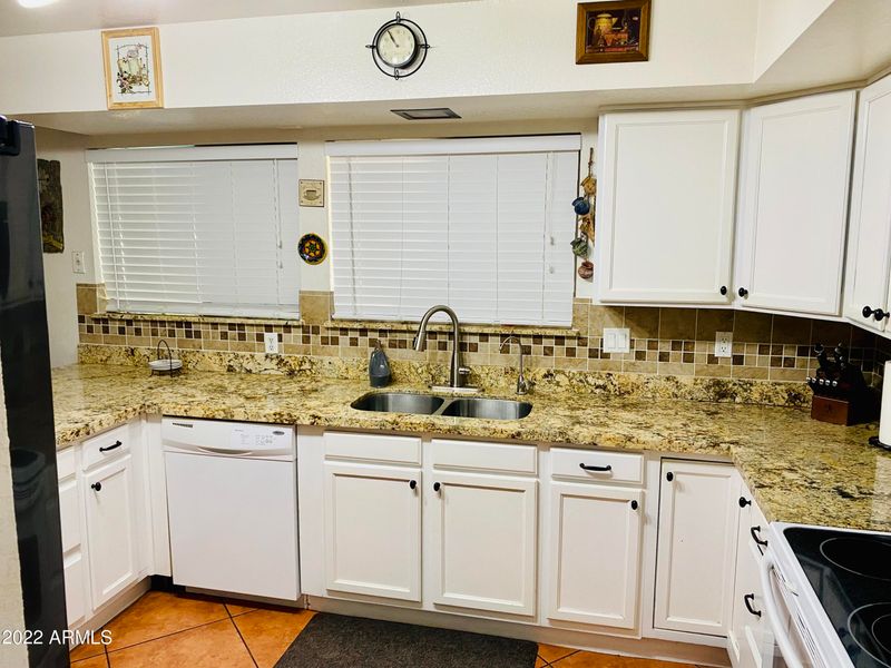 2710 N 87th Ave, Phoenix, AZ 85037