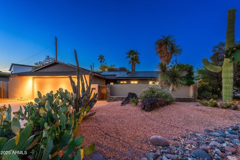 2712 Mountain View Rd, Phoenix, AZ 85028