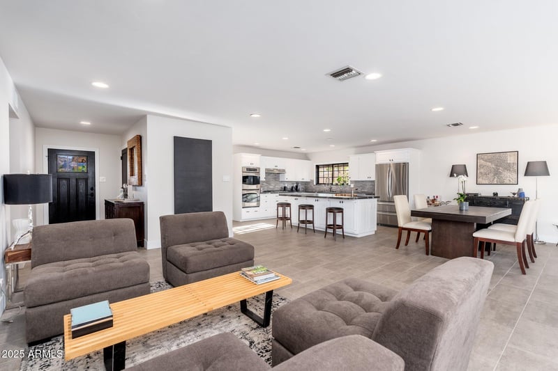 2712 Mountain View Rd, Phoenix, AZ 85028