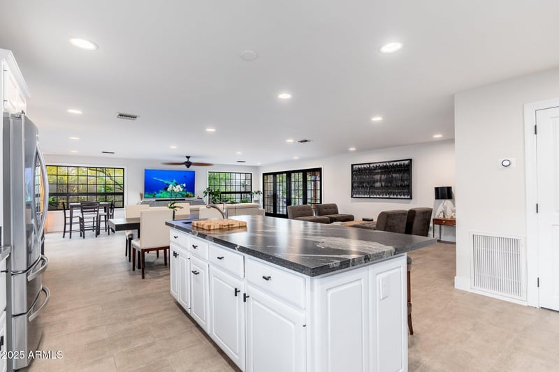 2712 Mountain View Rd, Phoenix, AZ 85028