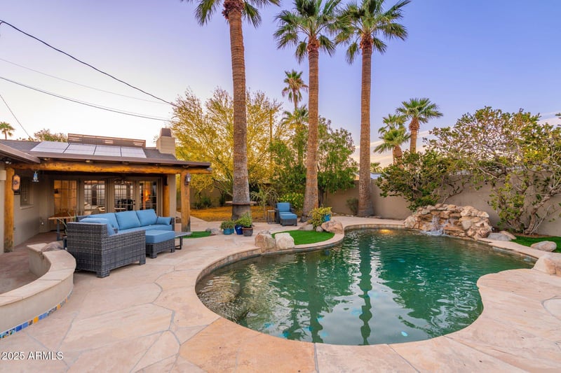 2712 Mountain View Rd, Phoenix, AZ 85028