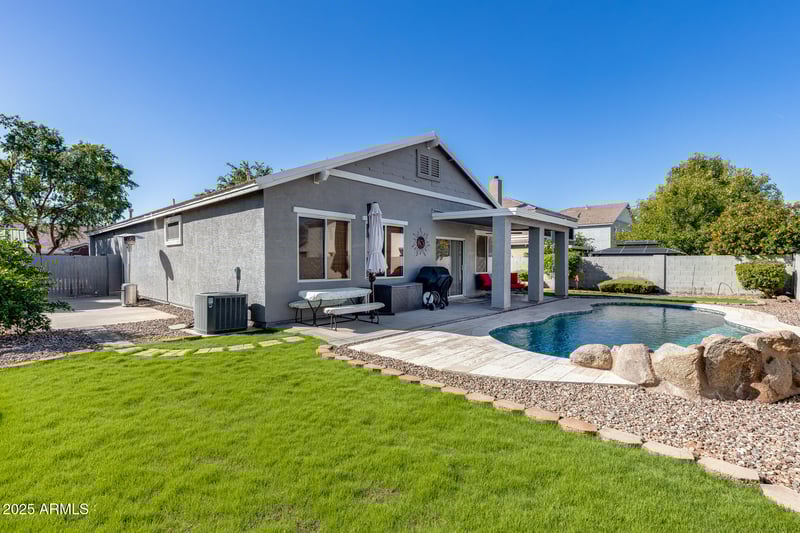 2714 Del Rio St, Gilbert, AZ 85295