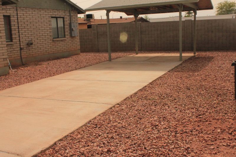 2714 E Corona Ave, Phoenix, AZ 85040