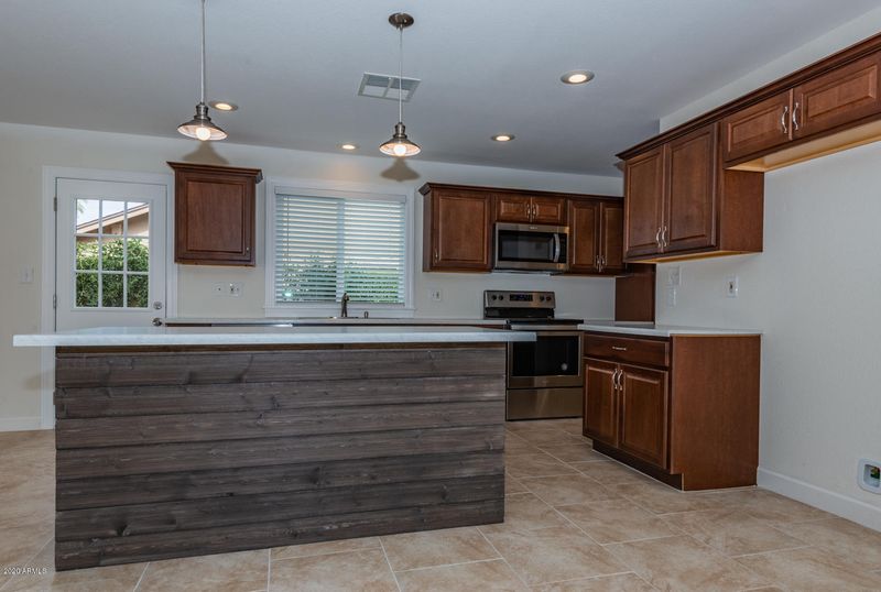 2714 E Larkspur Dr, Phoenix, AZ 85032