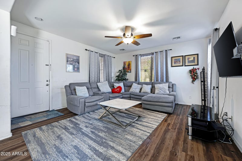 2715 73rd Dr, Phoenix, AZ 85035