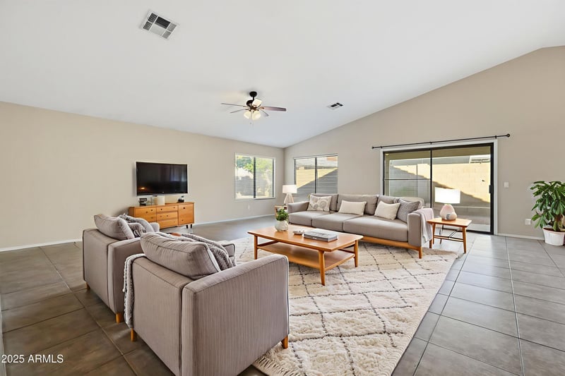 2715 90th Ave, Phoenix, AZ 85037