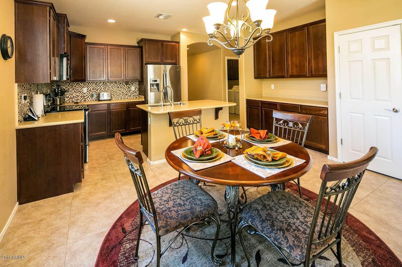 2715 E Dennisport Ave, Gilbert, AZ 85295