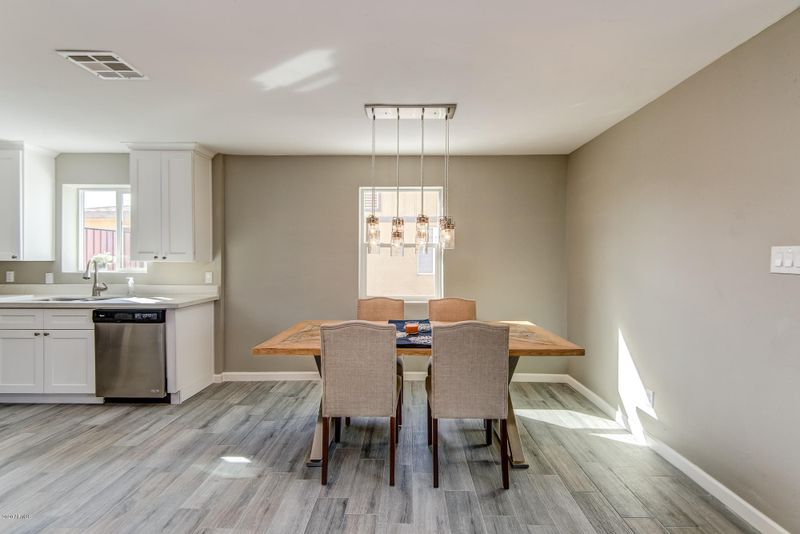 2715 E Fairmount Ave, Phoenix, AZ 85016
