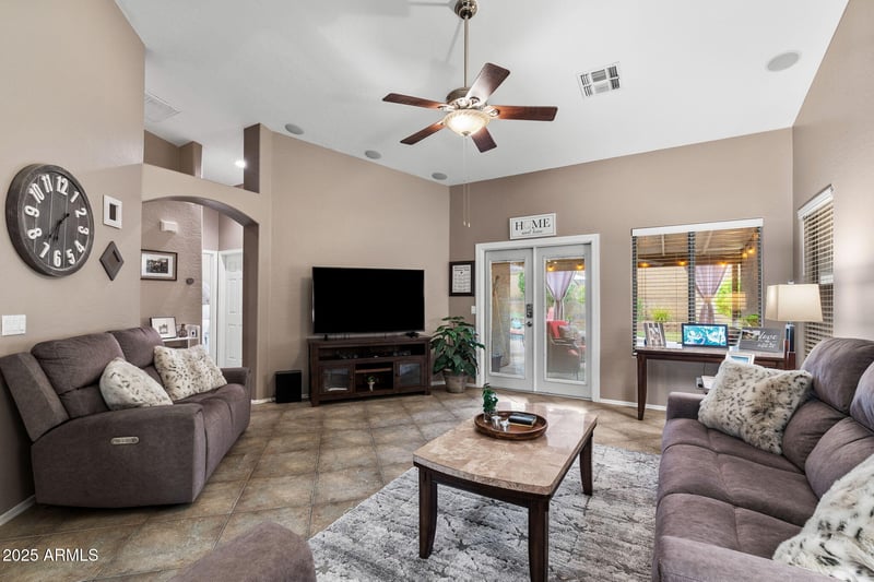 2715 Fawn Dr, Phoenix, AZ 85042