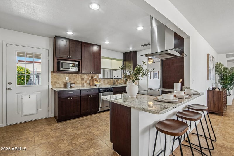 2715 N 38th Pl, Phoenix, AZ 85008