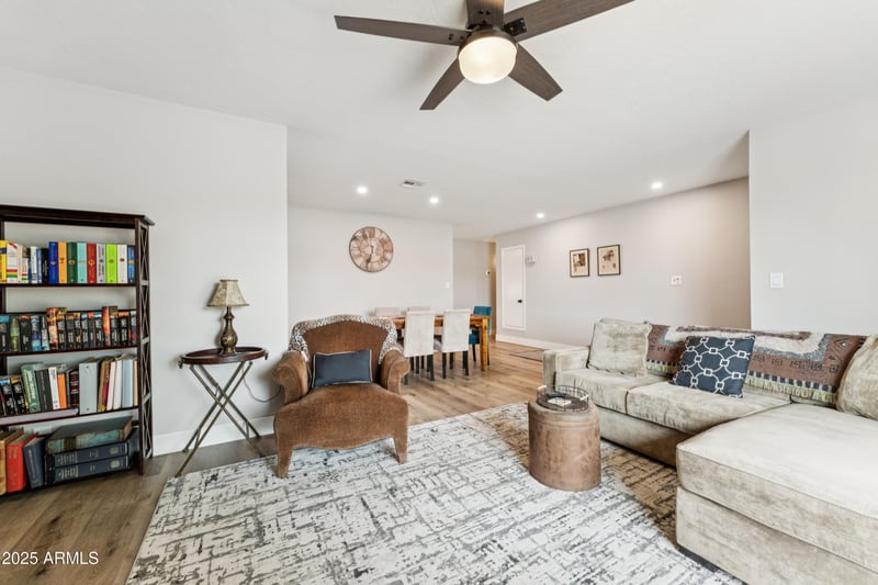 2715 Sierra St, Phoenix, AZ 85028
