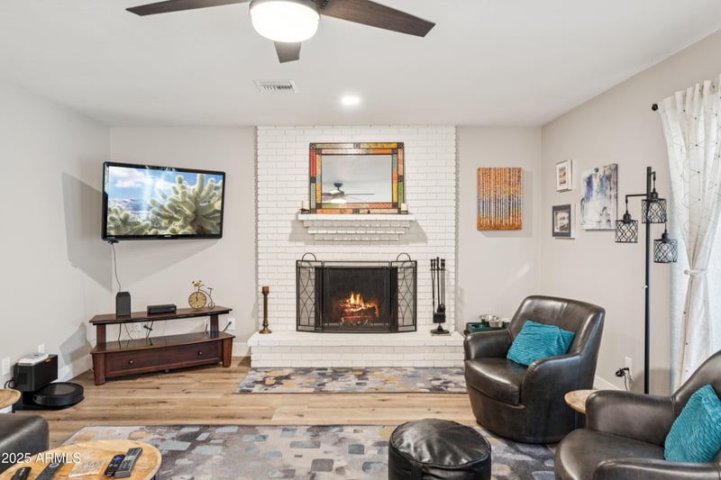 2715 Sierra St, Phoenix, AZ 85028