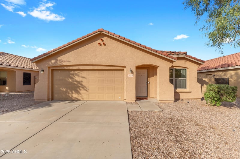 2716 Allens Peak Dr, San Tan Valley, AZ 85144