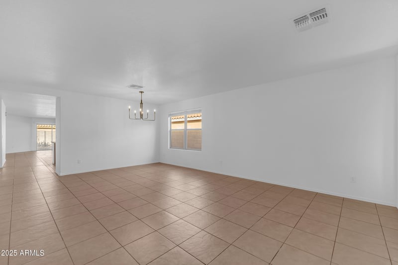 2716 Allens Peak Dr, San Tan Valley, AZ 85144
