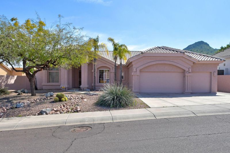 2717 E Acoma Dr, Phoenix, AZ 85032