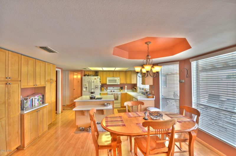 2717 E Sunnyside Dr, Phoenix, AZ 85028