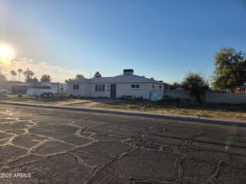 2719 Echo Ln, Phoenix, AZ 85051