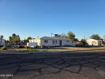 2719 Echo Ln, Phoenix, AZ 85051