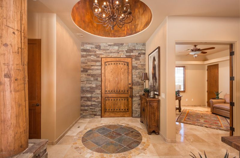 2719 W Desert Hills Dr, Phoenix, AZ 85086
