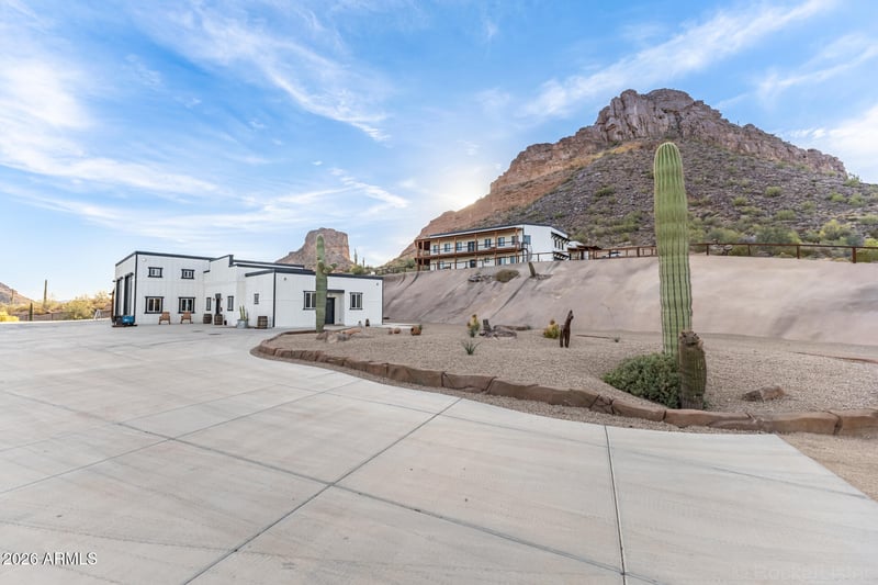 27194 N Bear Paw Ps, San Tan Valley, AZ 85144
