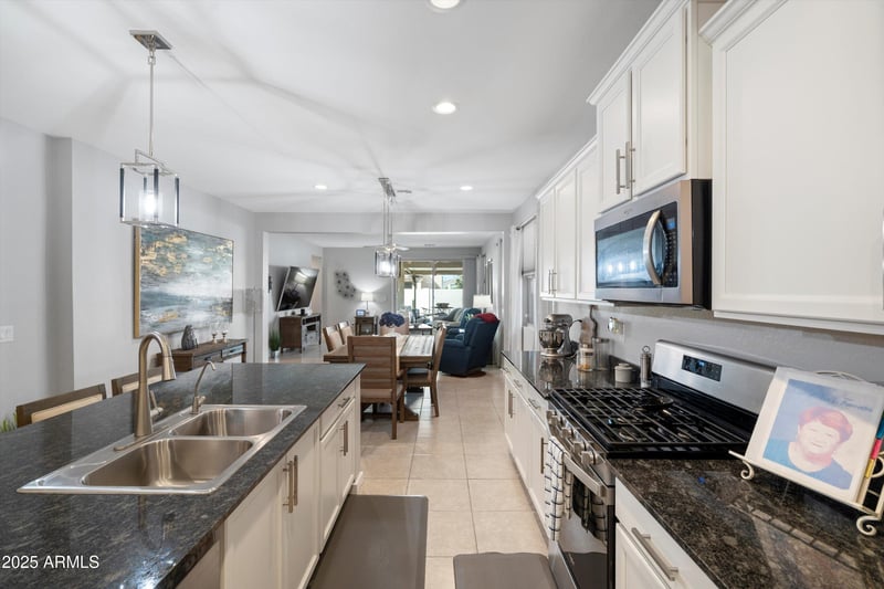 272 Satinka Dr, San Tan Valley, AZ 85140