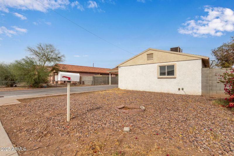 2720 E Wier Ave, Phoenix, AZ 85040