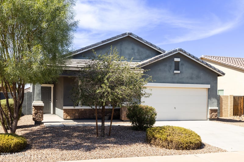 2720 Omega Dr, San Tan Valley, AZ 85143